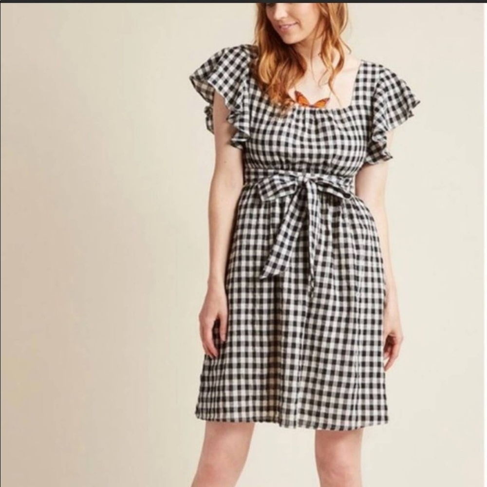 ModCloth • Gingham Flutter Sleeve Dress
